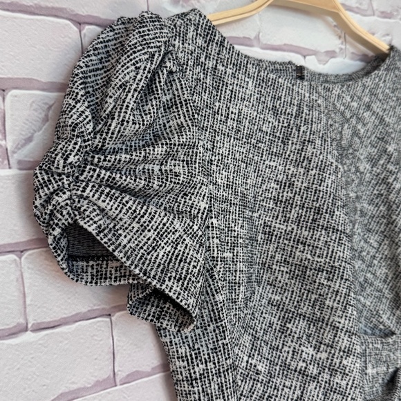 Karl Lagerfeld Paris Knit Sheath Black/White Short Sleeve Dress Size 4 - Picture 5 of 10